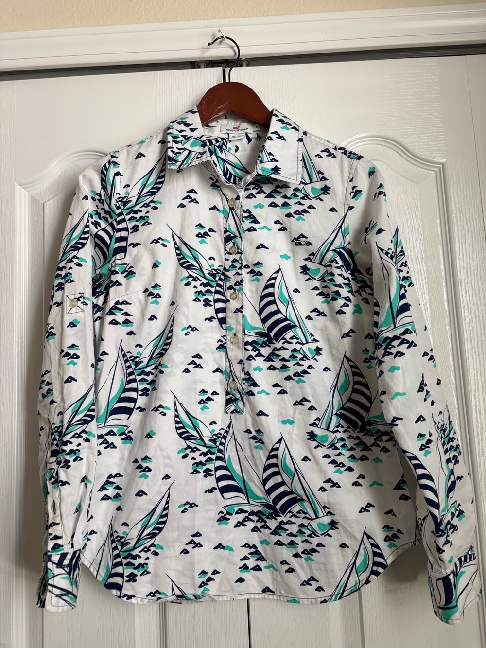 Vineyard Vines White Button-Down Shirt with Navy & Teal Sailboat Print